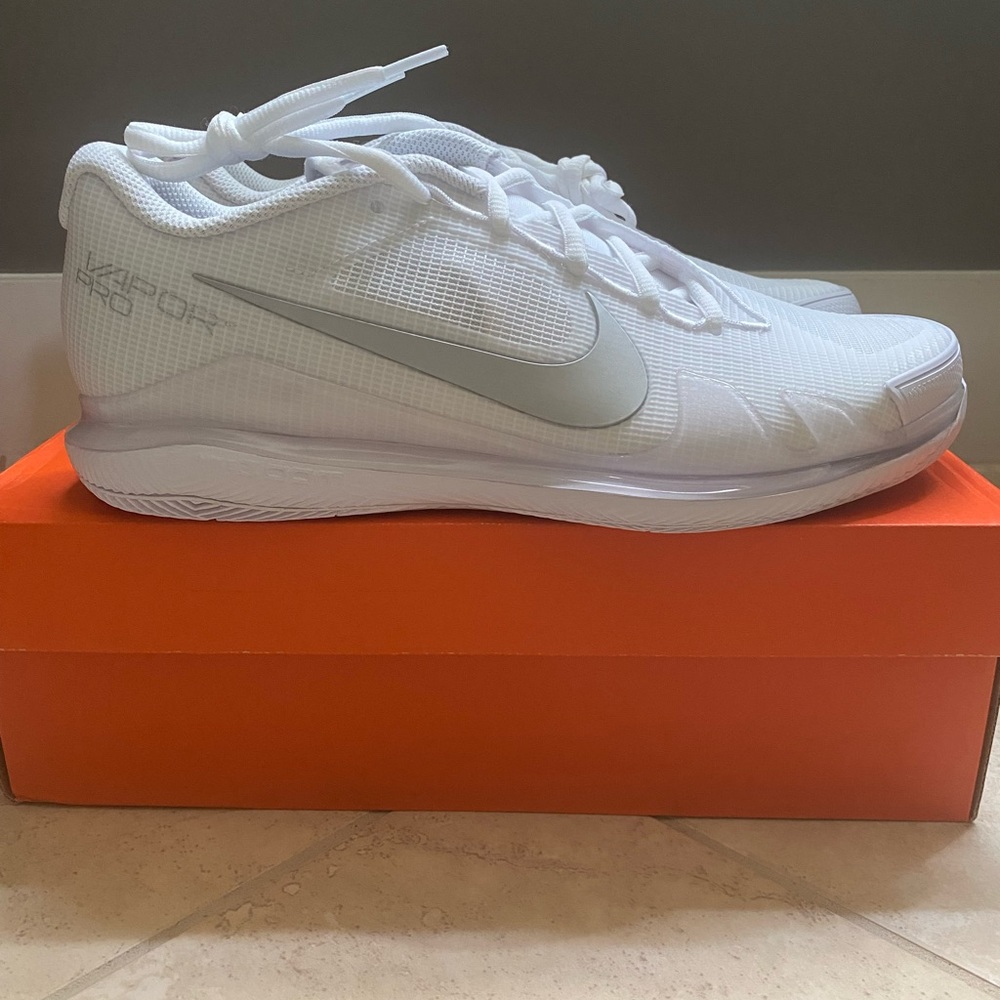 Nike Woman’s Air Zoom Vapor Pro Tennis Shoesd